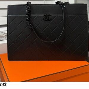 Authentic Chanel Black Quilted 🖤computer🖤 book shoulder🖤 bag